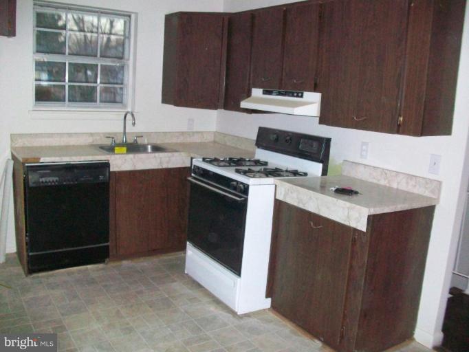 310 Bryanstone Road Reisterstown, MD 21136 - Photo 4 of 15 Kitchen