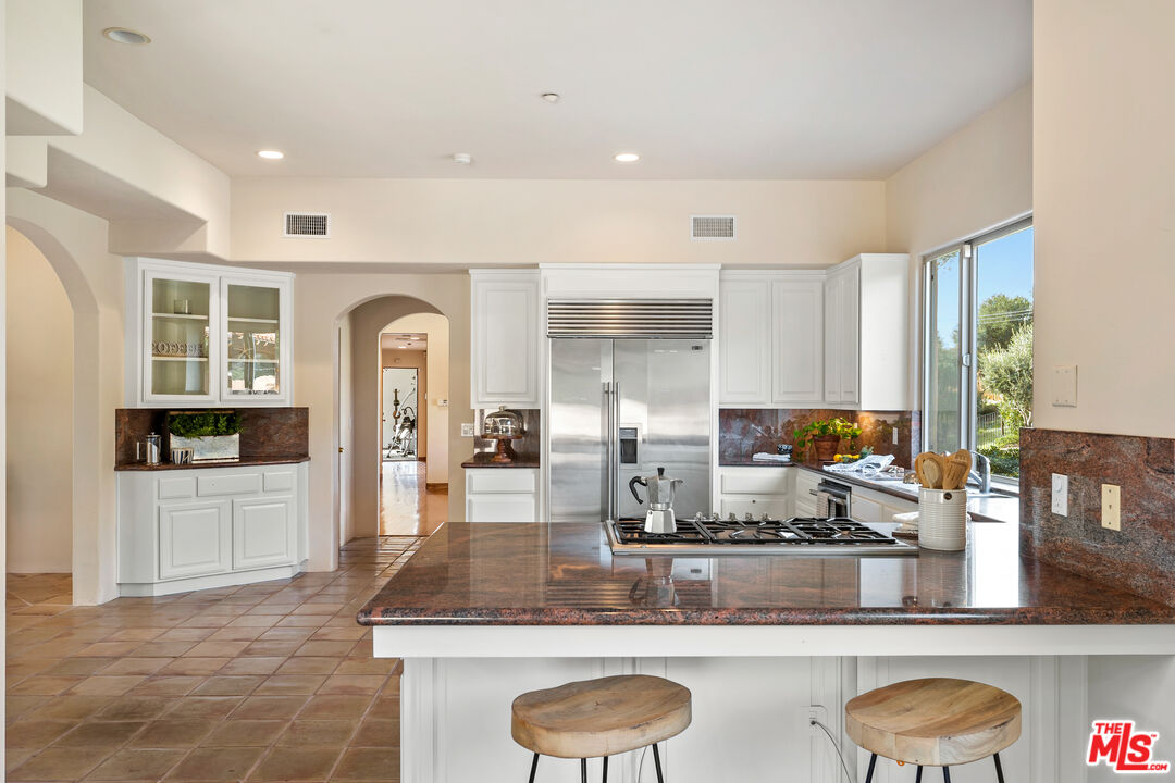 2175 Cold Canyon Road Calabasas, CA 91302 - Photo 13 of 35