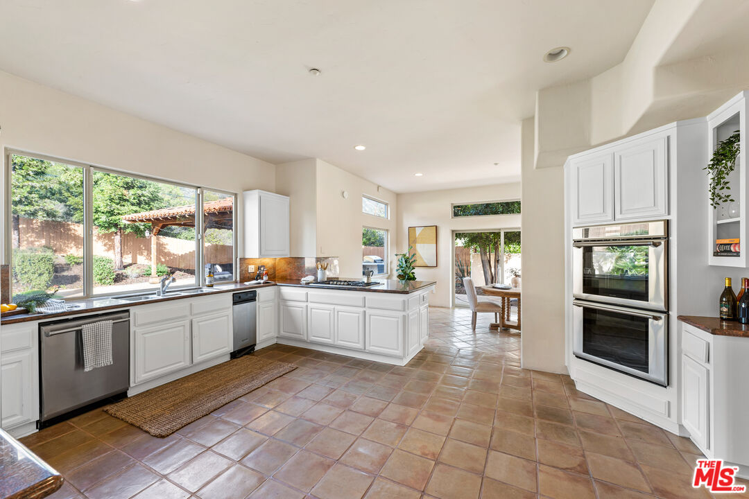 2175 Cold Canyon Road Calabasas, CA 91302 - Photo 14 of 35