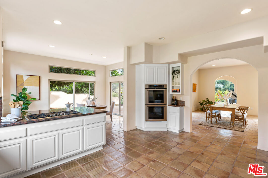 2175 Cold Canyon Road Calabasas, CA 91302 - Photo 15 of 35