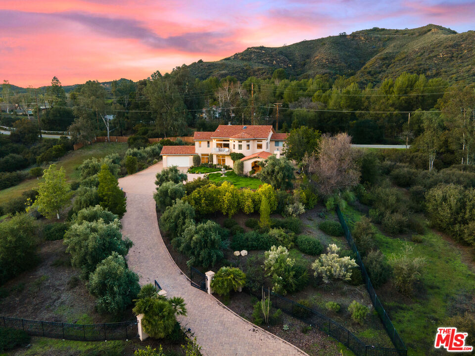 2175 Cold Canyon Road Calabasas, CA 91302 - Photo 2 of 35