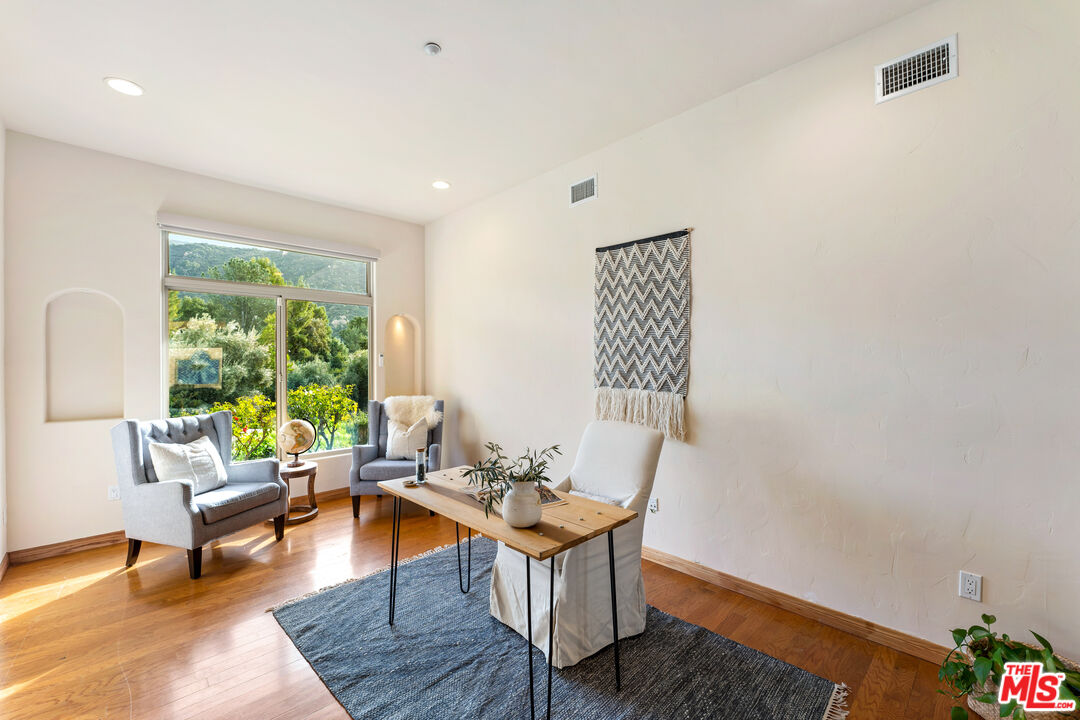 2175 Cold Canyon Road Calabasas, CA 91302 - Photo 26 of 35