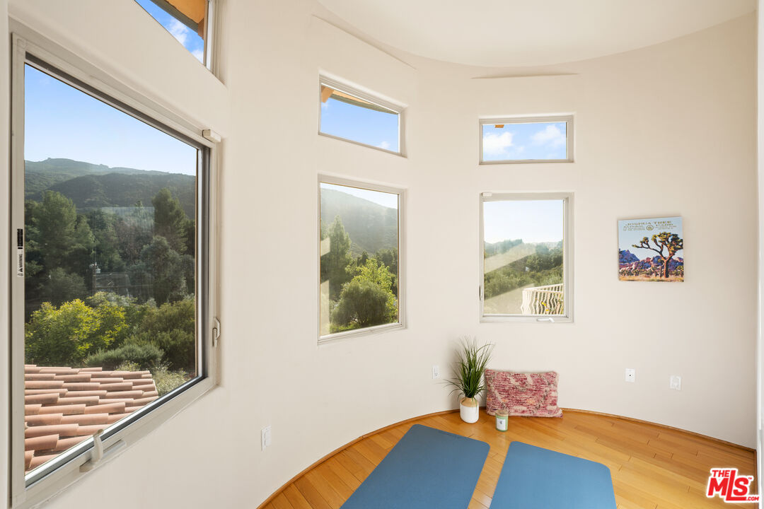 2175 Cold Canyon Road Calabasas, CA 91302 - Photo 27 of 35