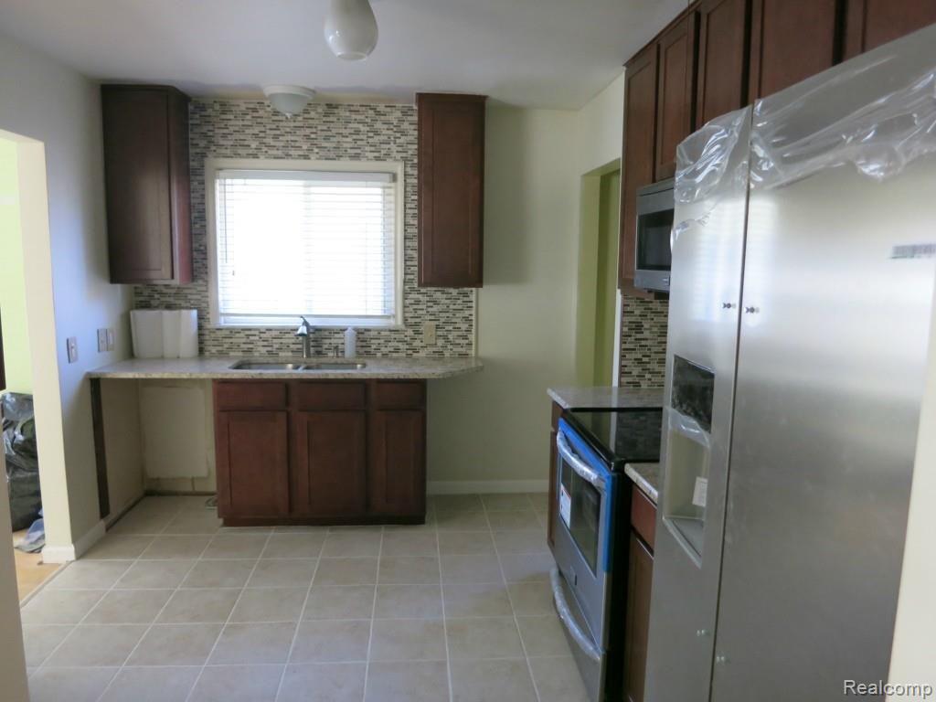 1336 Franklin Road Berkley, MI 48072 - Photo 8 of 19