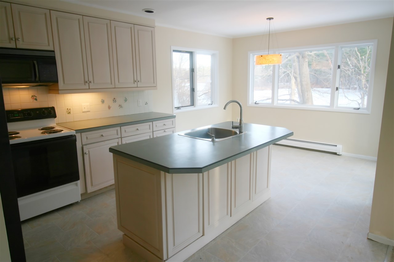 5 Riverside Drive Rochester, NH 03867 - Photo 5 of 31