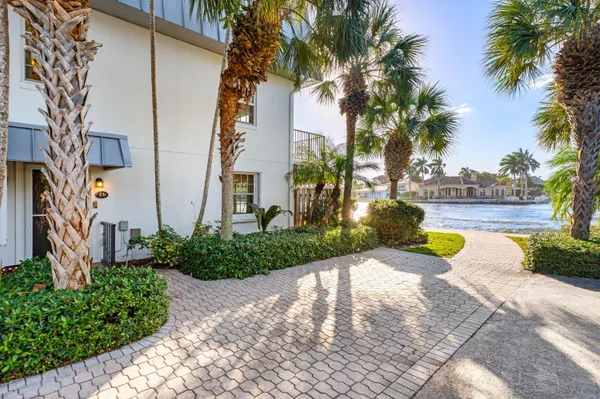 $1,365,000 | 2000 South Ocean Boulevard, Unit X1, Delray Beach, FL 33483