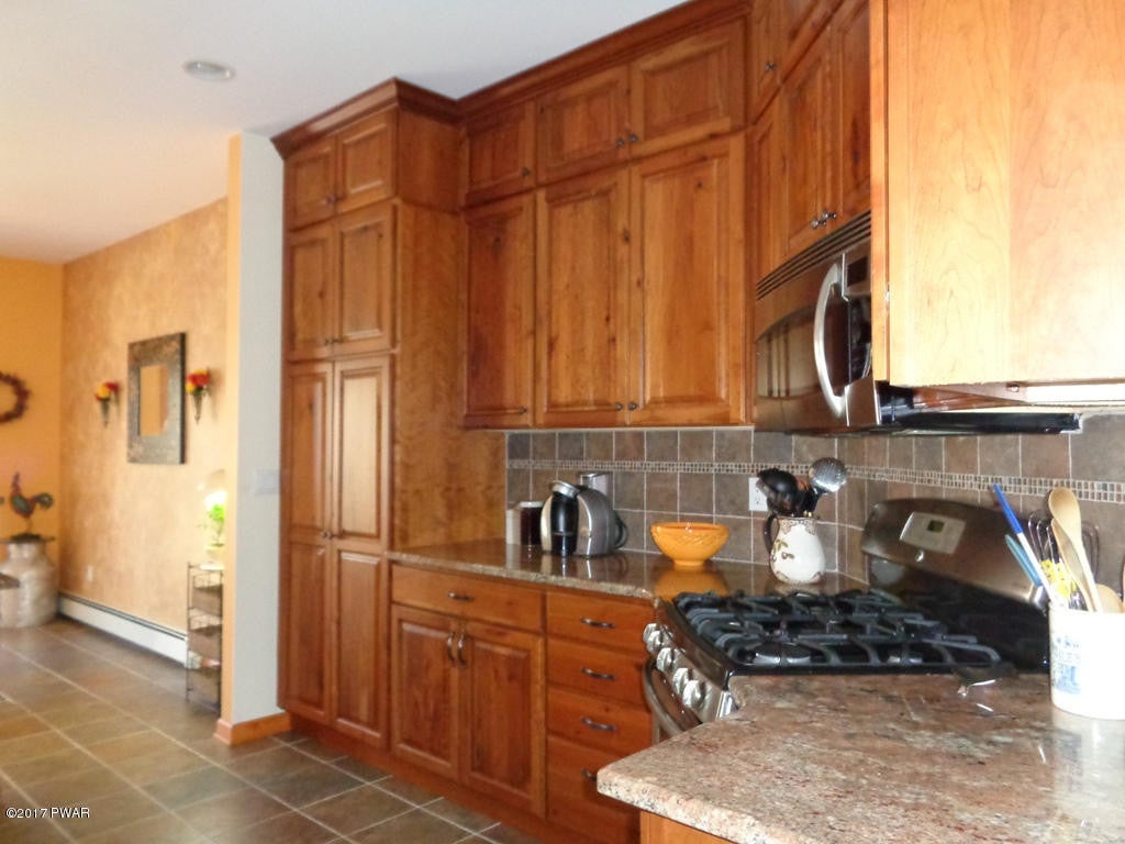 233 Springbrook Road Shohola, PA 18458 - Photo 22 of 54 20 Kitchen 2