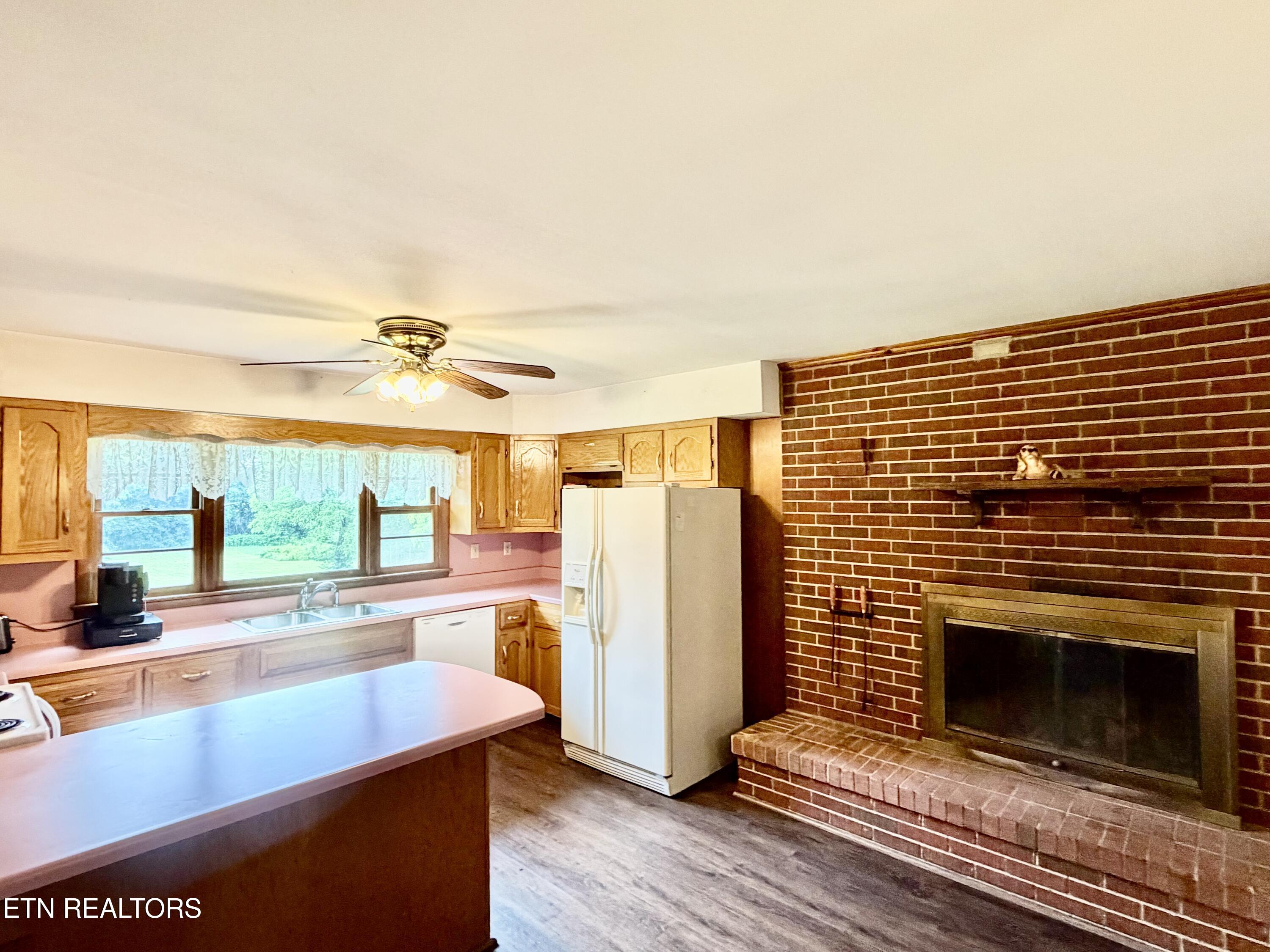 371 Pinecrest Road Jacksboro, TN 37757 - Photo 20 of 48 IMG_3273