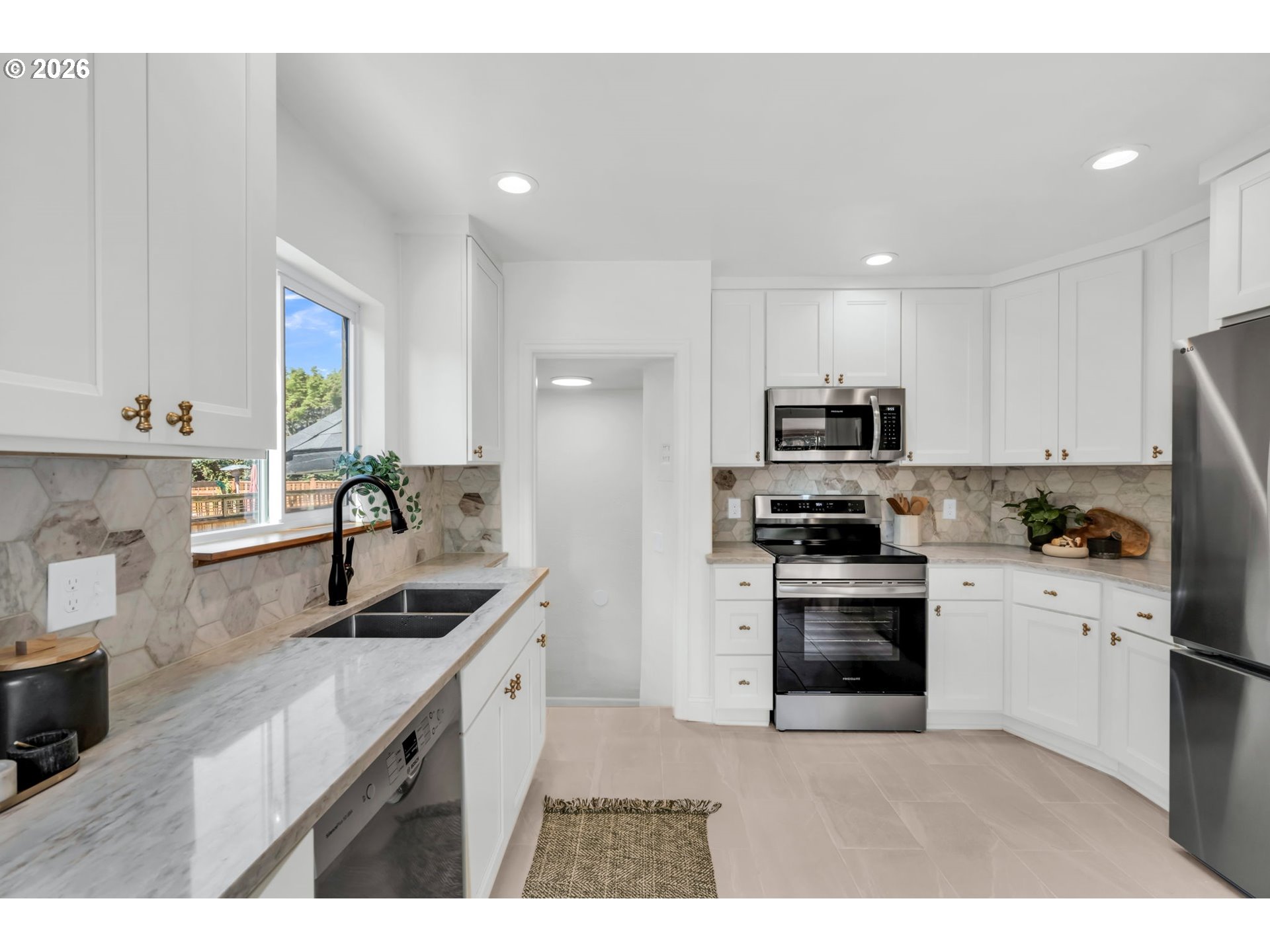 1801 Northeast 65th Avenue Portland, OR 97213 - Photo 14 of 40