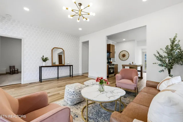 $309,900 | 2019 Nadine Street, Knoxville, TN 37917