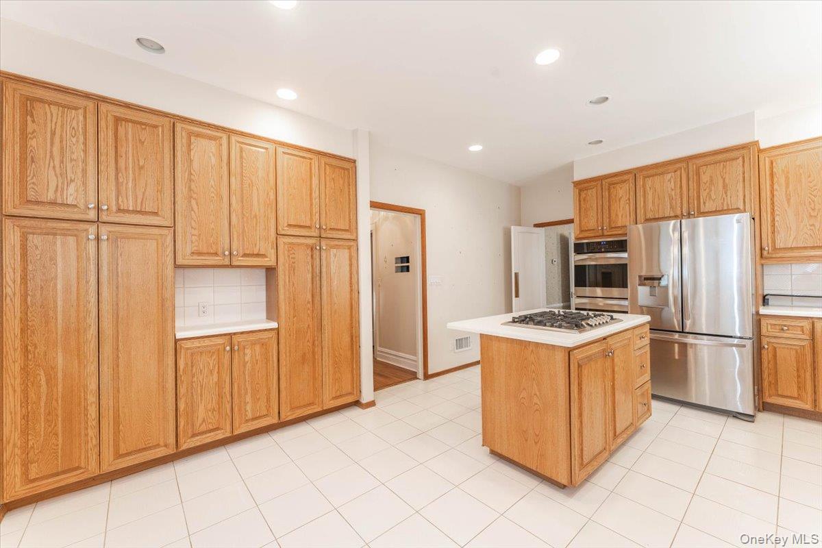 942 Greenfield Road Woodmere, NY 11598 - Photo 10 of 23