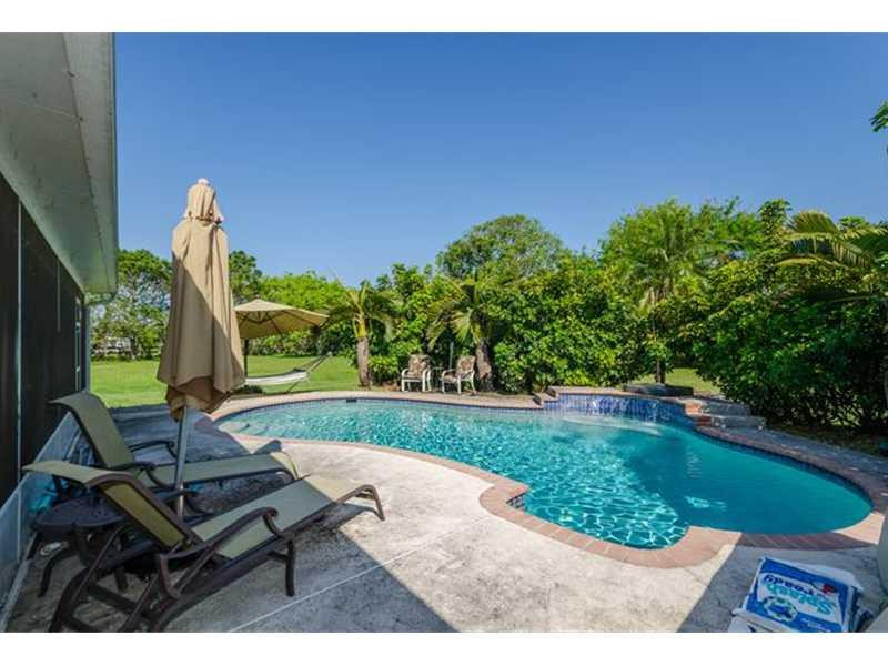 17201 Southwest 48th Street Southwest Ranches, FL 33331 - Photo 6 of 8 Pool