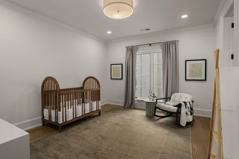 a bench sitting in a backyard of a house