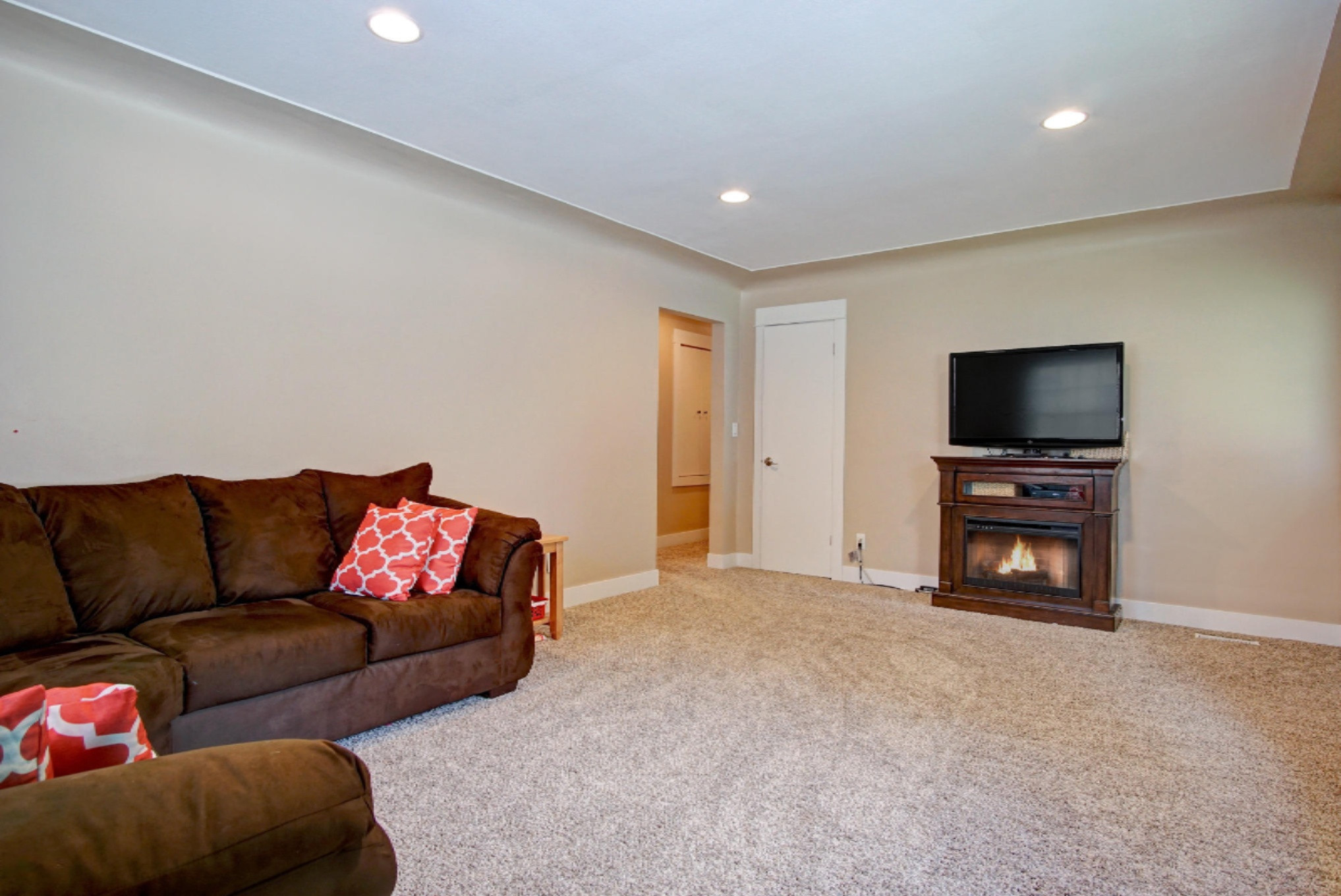 209 Williams Street Spring Lake, MI 49456 - Photo 4 of 38 DSC03559_60_61_62