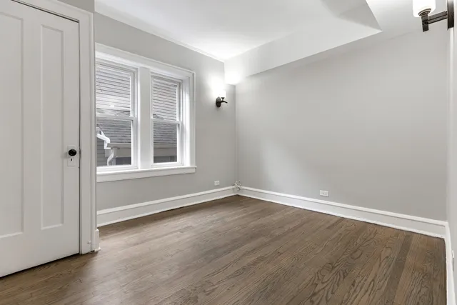 $259,900 | 1032 North Austin Boulevard, Unit 1N, Oak Park, IL 60302