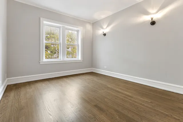 $259,900 | 1032 North Austin Boulevard, Unit 1N, Oak Park, IL 60302