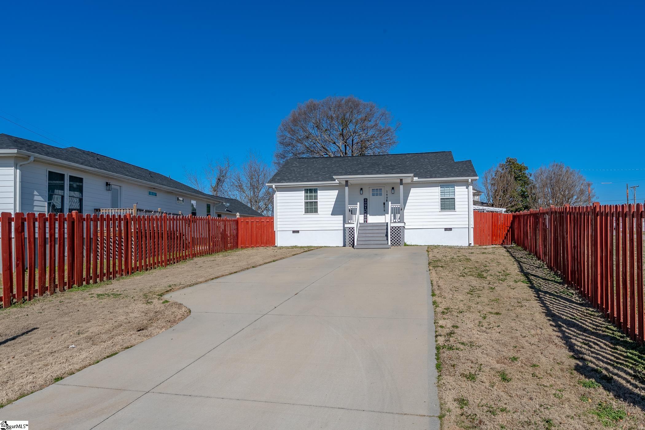 160 Kemper Lane Greer, SC 29651 - Photo 3 of 31