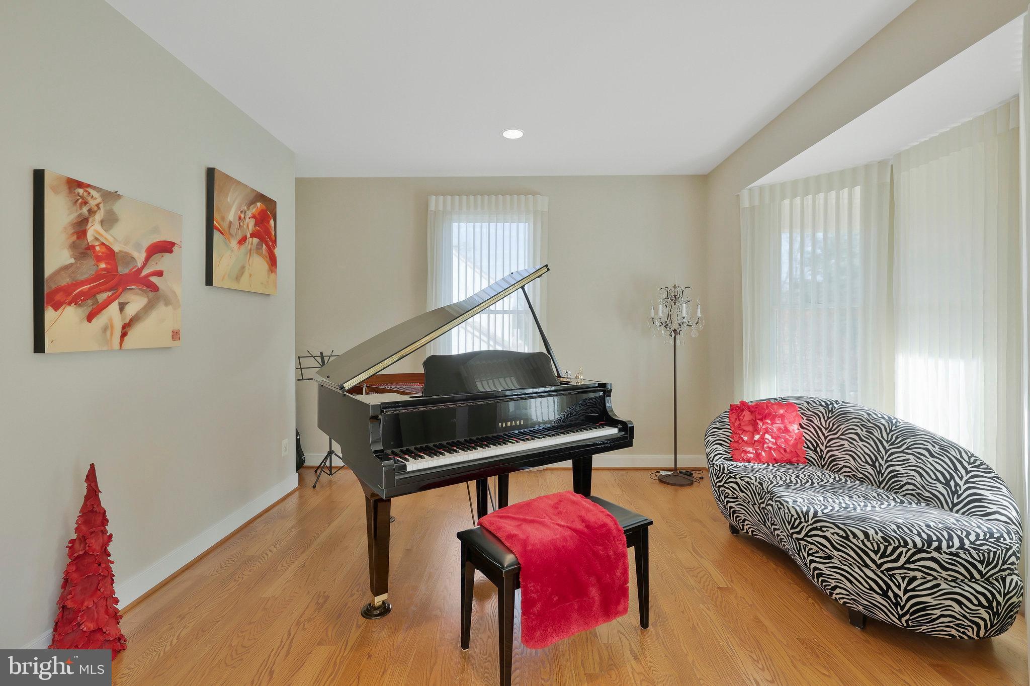 5922 Chesterbrook Road McLean, VA 22101 - Photo 12 of 82 Office (or music room)