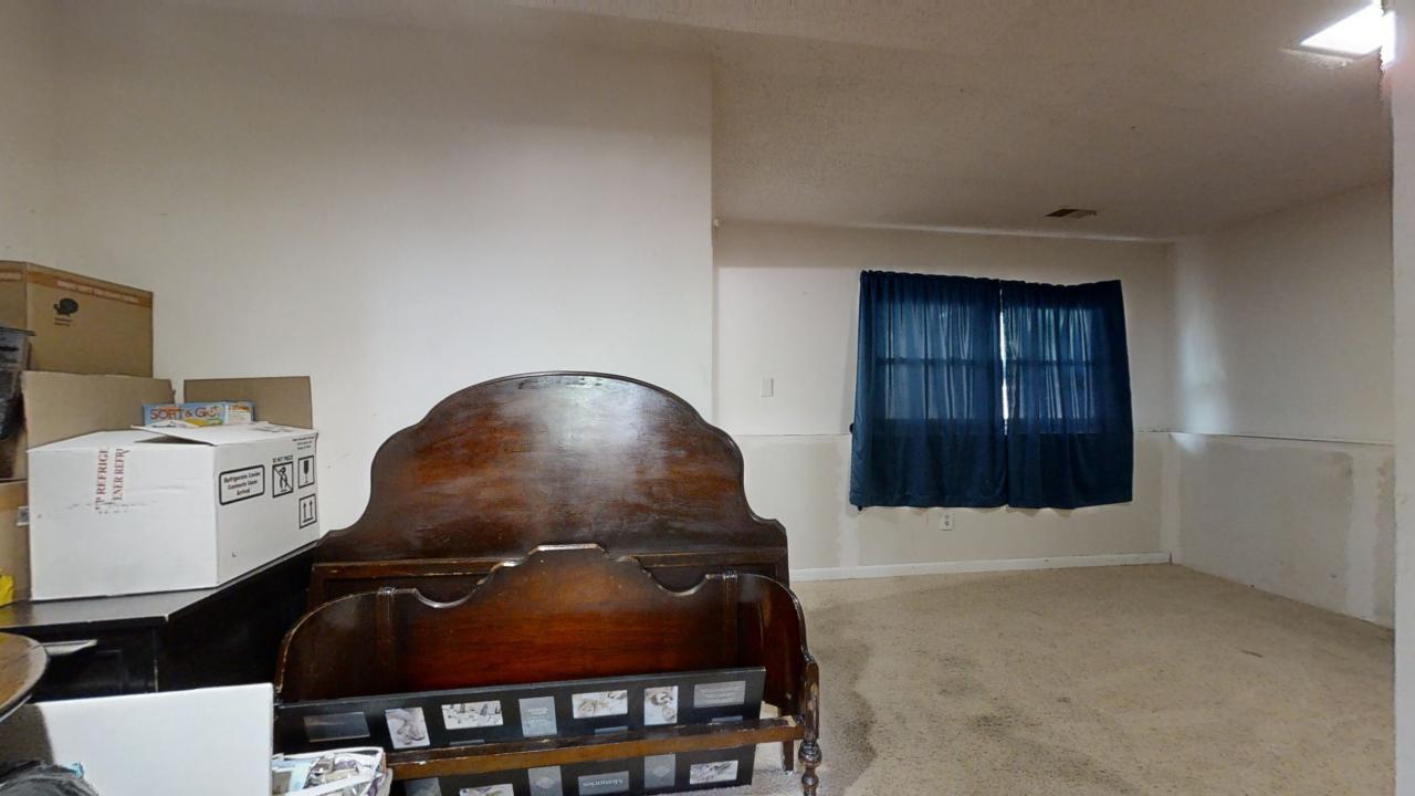 3656 North Meadowlark Drive Decatur, IL 62526 - Photo 21 of 31 a living room with furniture