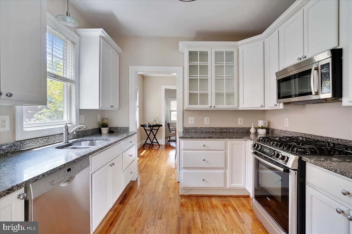 9115 Glenridge Road Silver Spring, MD 20910 - Photo 12 of 47