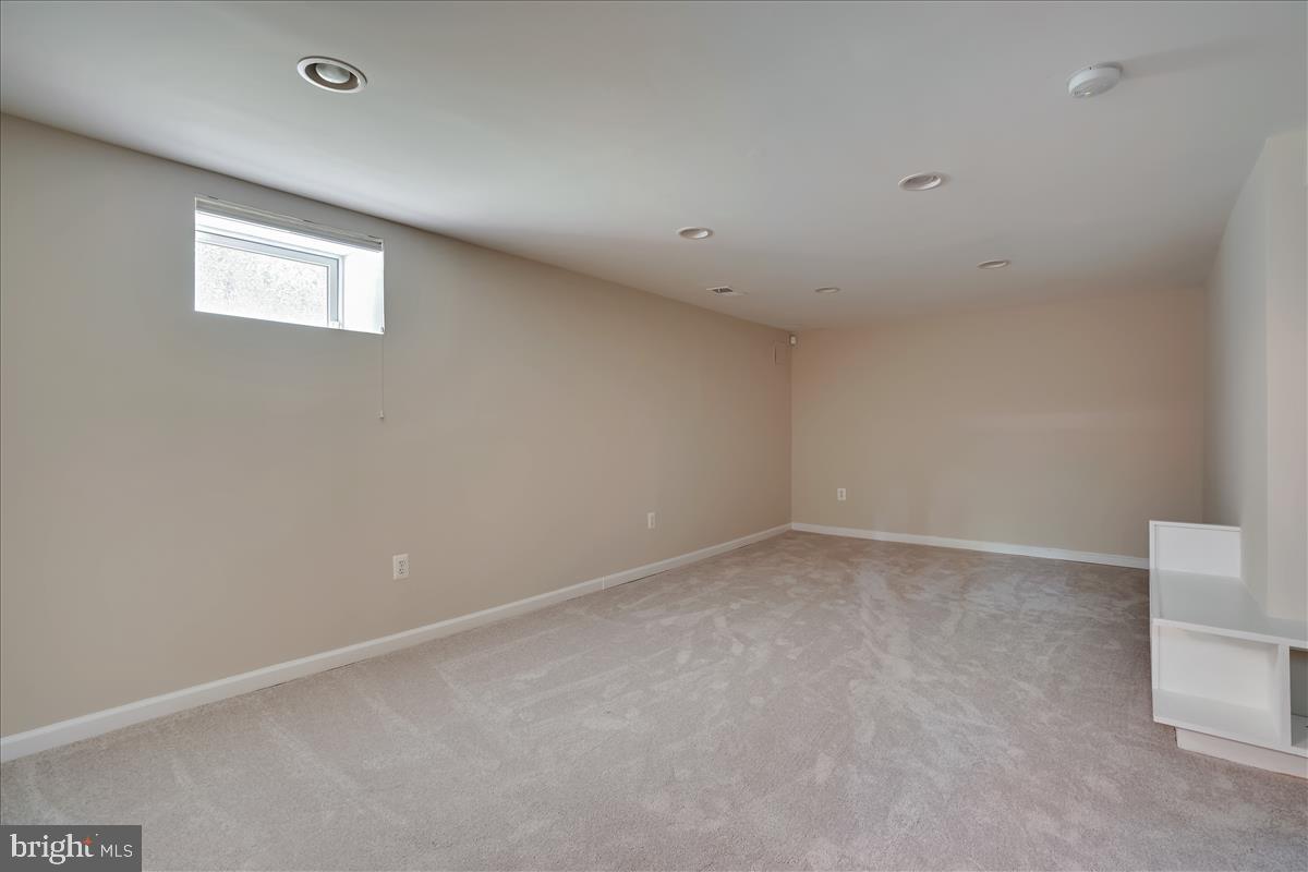 9115 Glenridge Road Silver Spring, MD 20910 - Photo 35 of 47