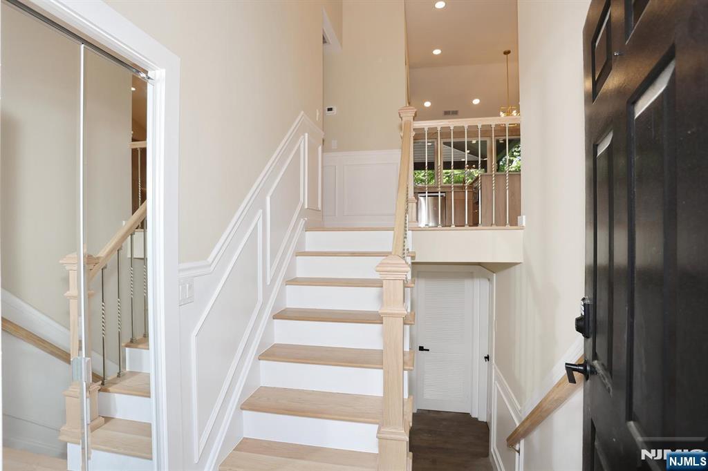 415 Goffle Road Wyckoff, NJ 07481 - Photo 6 of 25