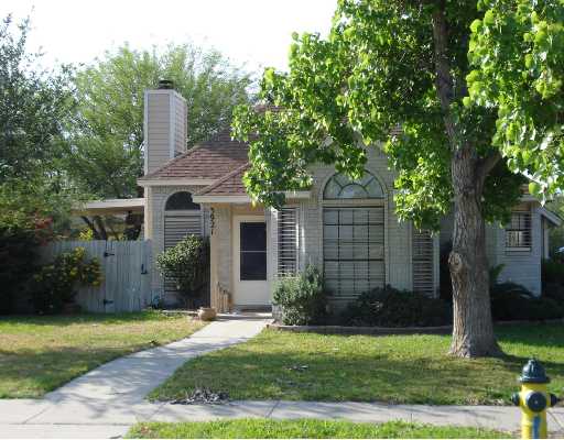 3921 Orrel Circle Corpus Christi, TX 78410 - Photo 10 of 10 a front view of a house with garden