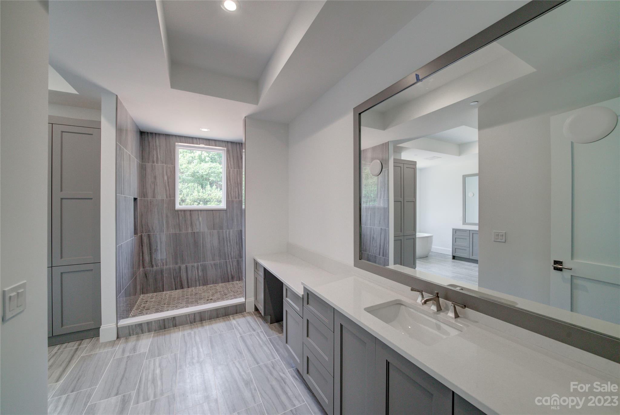 130 Cherokee Road, Unit 203 Charlotte, NC 28207 - Photo 12 of 28 Gallery Image 12