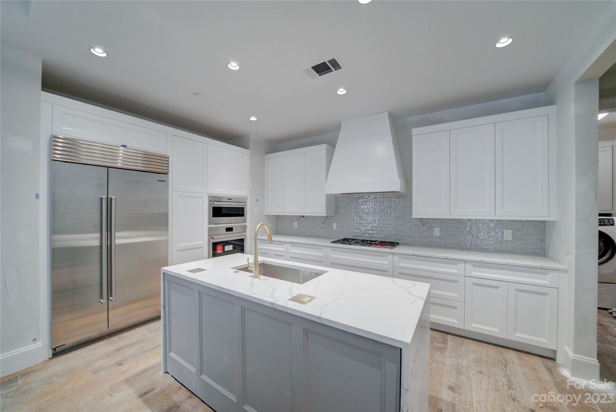 130 Cherokee Road, Unit 203 Charlotte, NC 28207 - Photo 8 of 28 Gallery Image 8