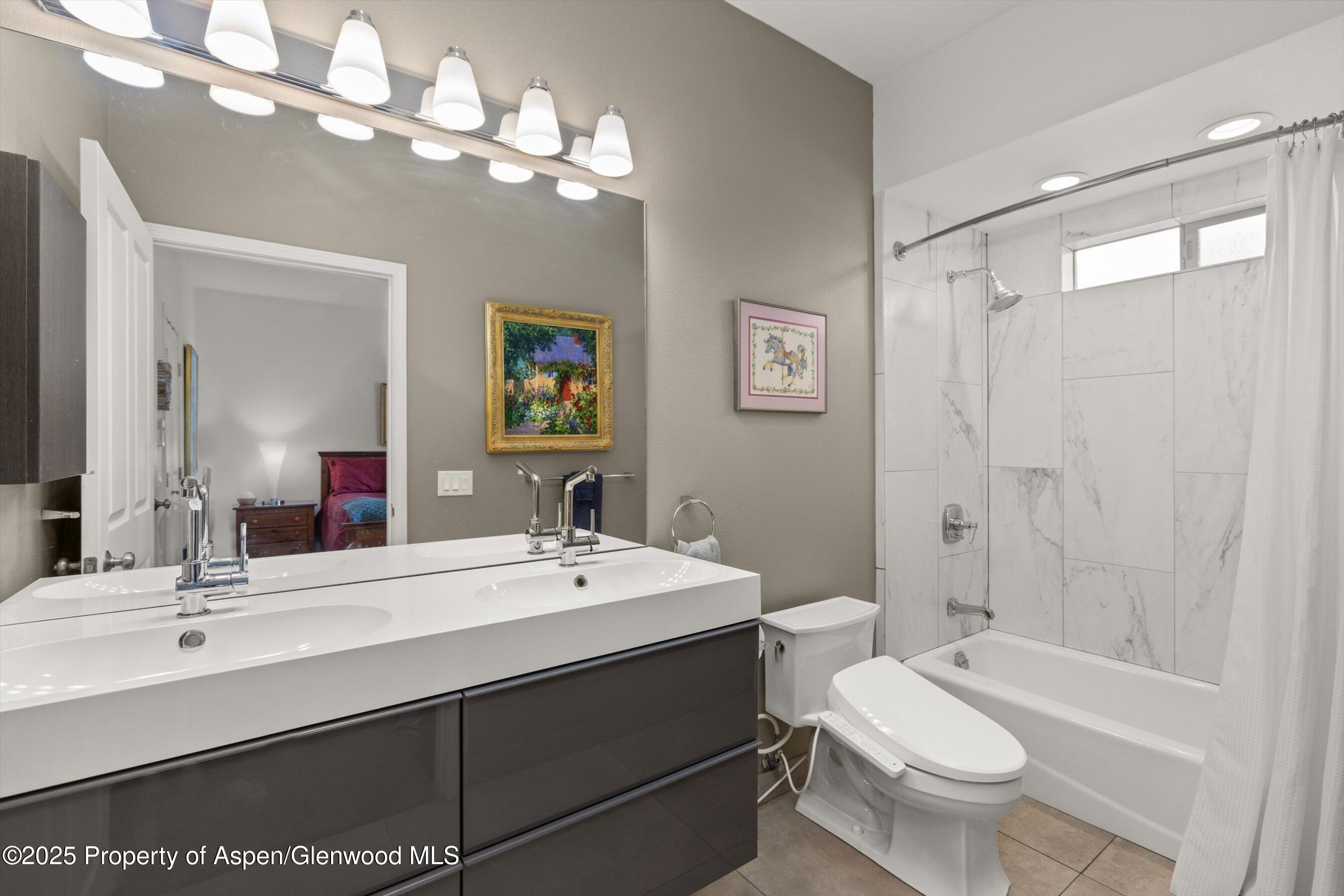 1400 East Valley Road, Unit 124 Basalt, CO 81621 - Photo 9 of 15 Primary Bath