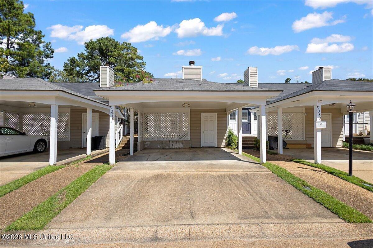 5076 Shadow Ridge Jackson, MS 39211 - Photo 3 of 10 carport