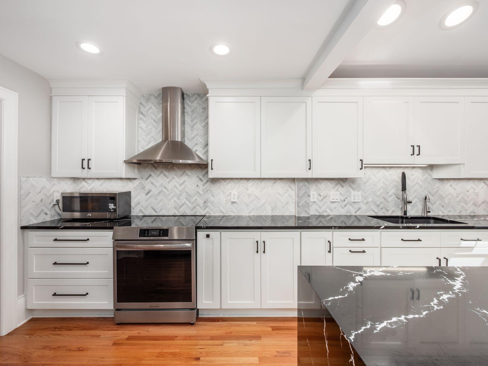 180 South Ardmore Road Columbus, OH 43209 - Photo 14 of 45 Kitchen - Overview