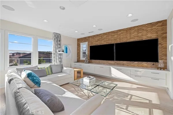 $6,800 | 158 Pinnacle Drive, Lake Forest, CA 92630