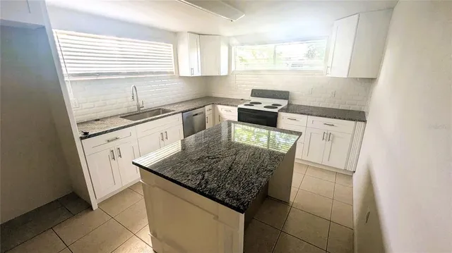 $1,695 | 5122 Dove Drive, New Port Richey, FL 34652