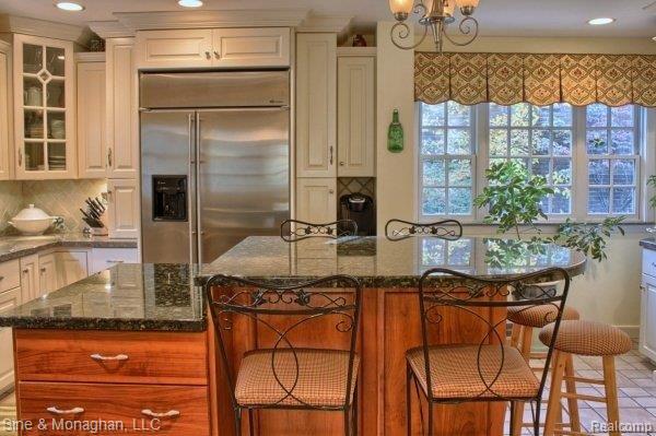 1051 Audubon Road Grosse Pointe, MI 48230 - Photo 9 of 25 Kitchen Breakfast Bar.jpg