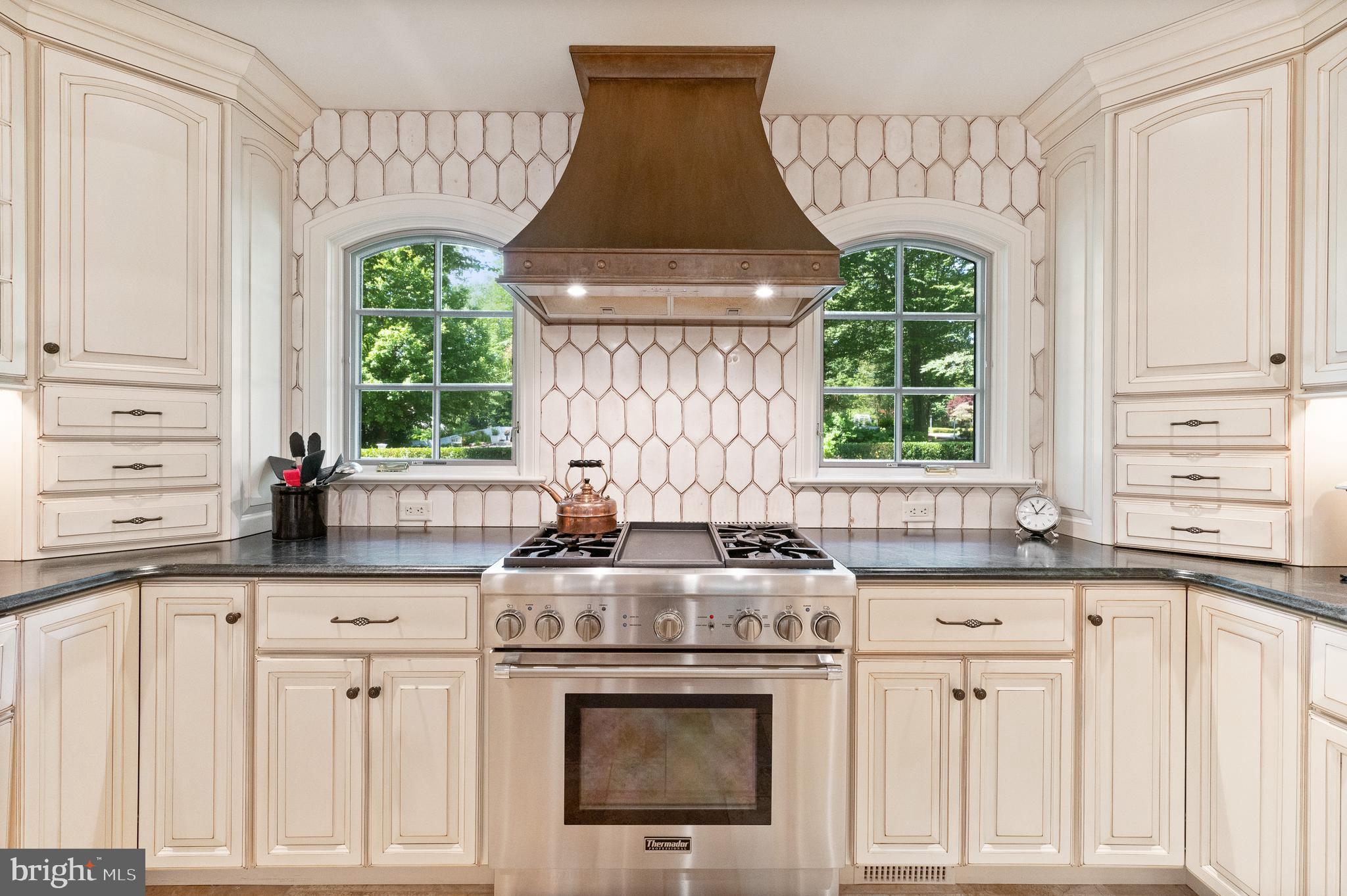 301 Valley Place Wayne, PA 19087 - Photo 11 of 40 Kitchen Custom Range Hood