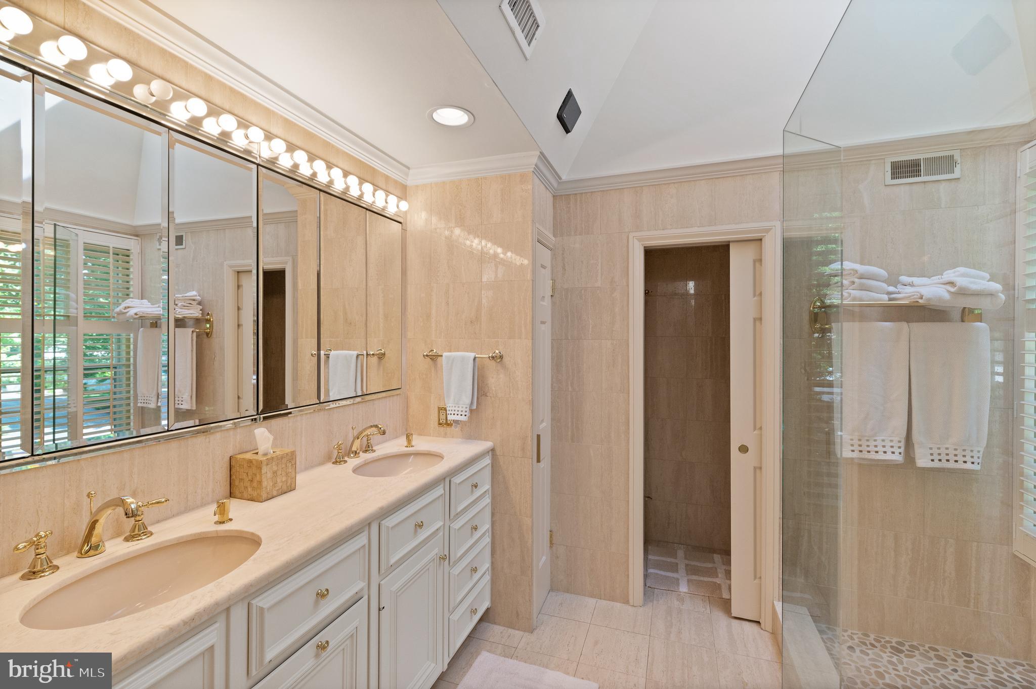 301 Valley Place Wayne, PA 19087 - Photo 22 of 40 Master Bath