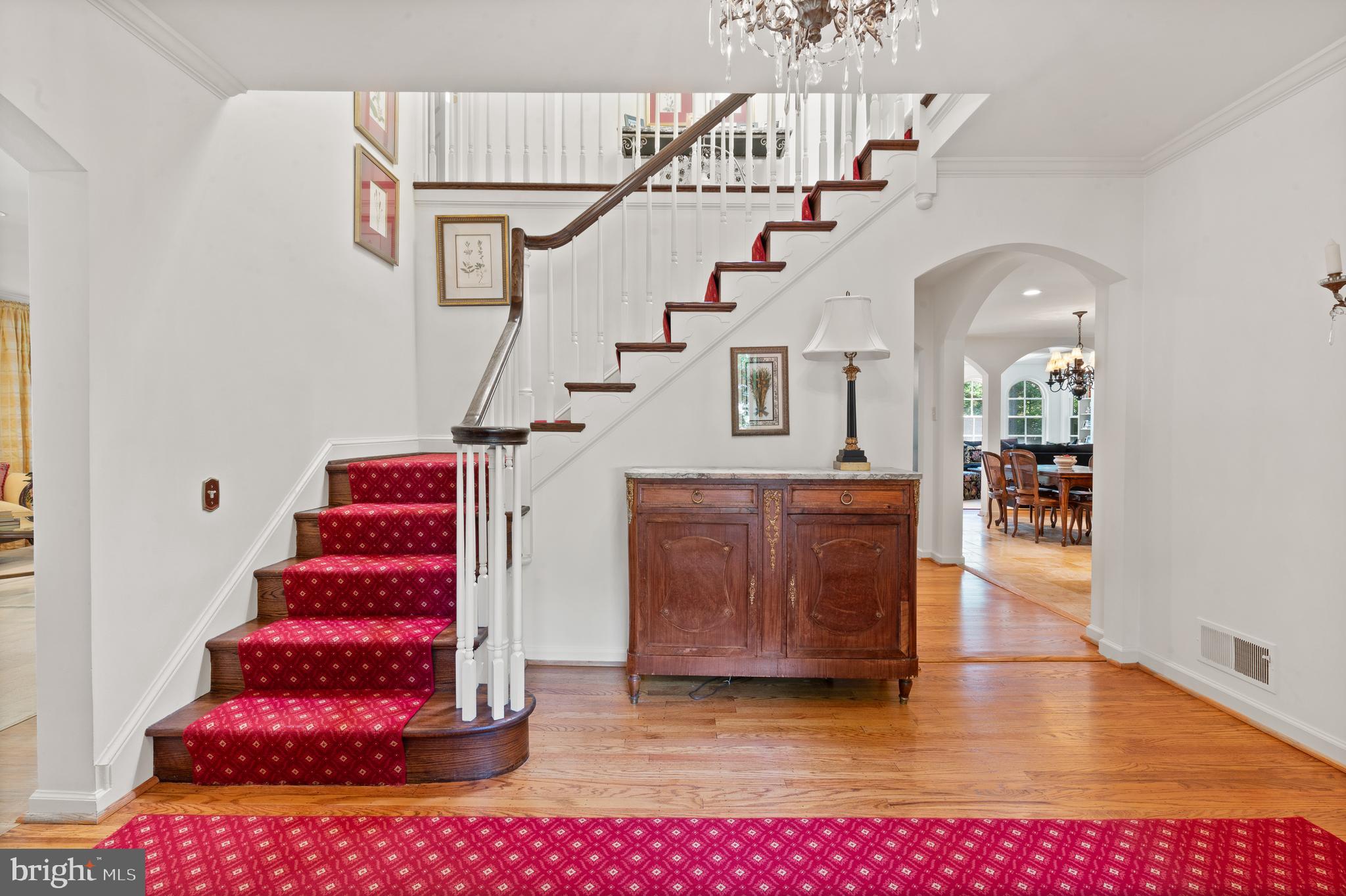 301 Valley Place Wayne, PA 19087 - Photo 4 of 40 Entry Foyer