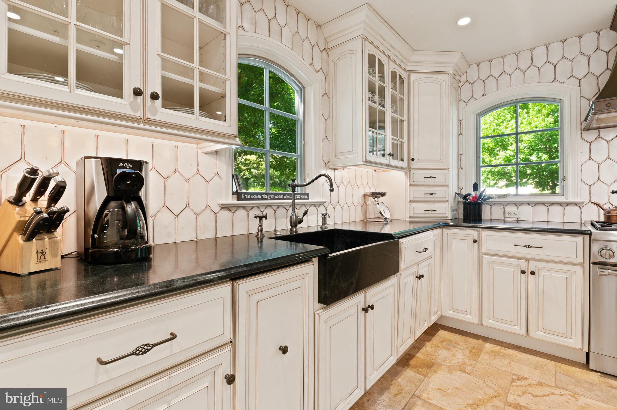 301 Valley Place Wayne, PA 19087 - Photo 10 of 40 Kitchen farmhouse sink