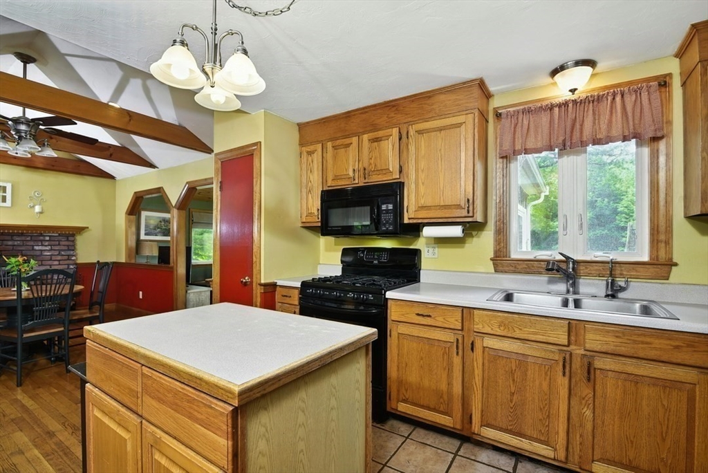85 Maple Street Bellingham, MA 02019 - Photo 11 of 28 Gallery Image 11