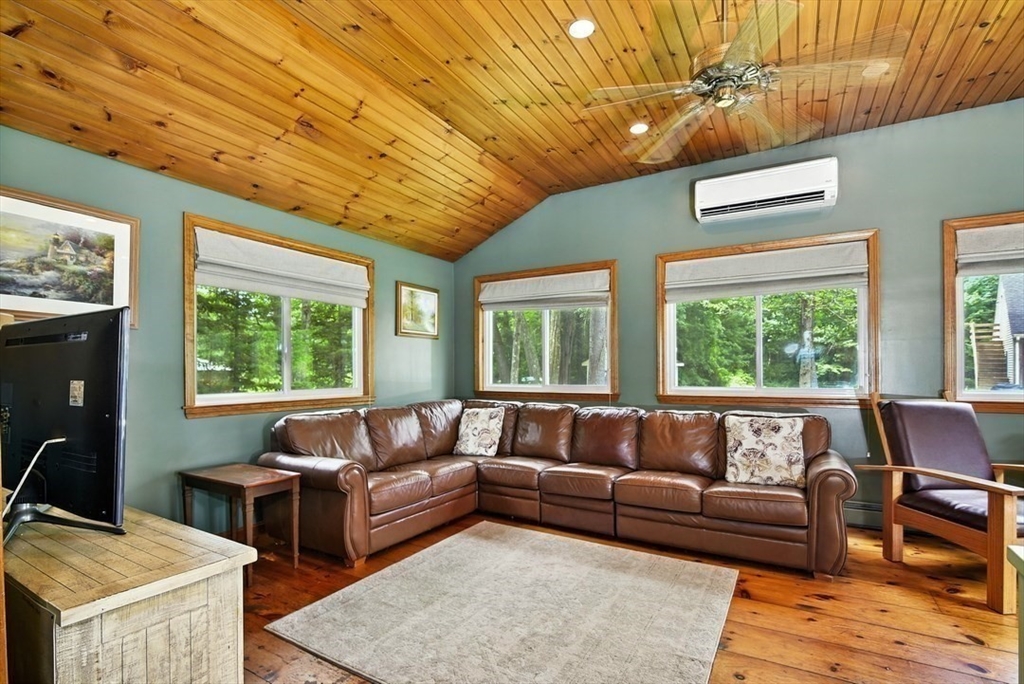 85 Maple Street Bellingham, MA 02019 - Photo 5 of 28 Gallery Image 5