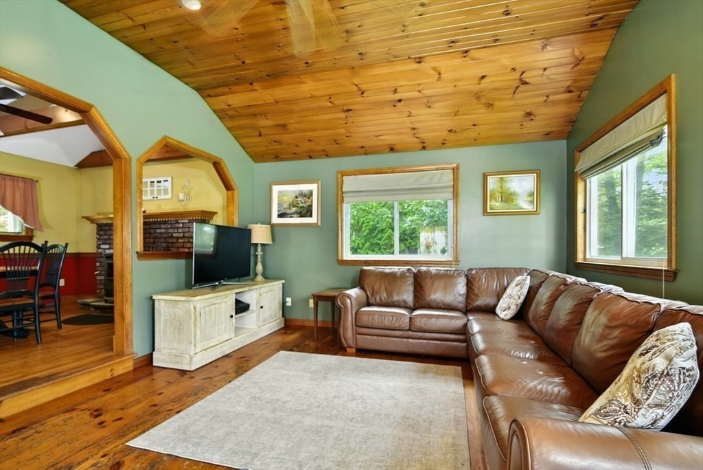 85 Maple Street Bellingham, MA 02019 - Photo 6 of 28 Gallery Image 6