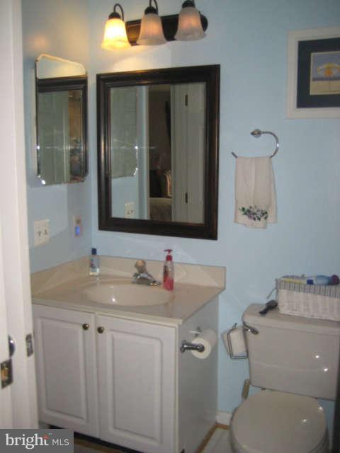 8764 Jarwood Road Baltimore, MD 21237 - Photo 13 of 23 Bath