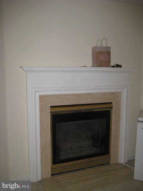 8764 Jarwood Road Baltimore, MD 21237 - Photo 2 of 23 Living Room