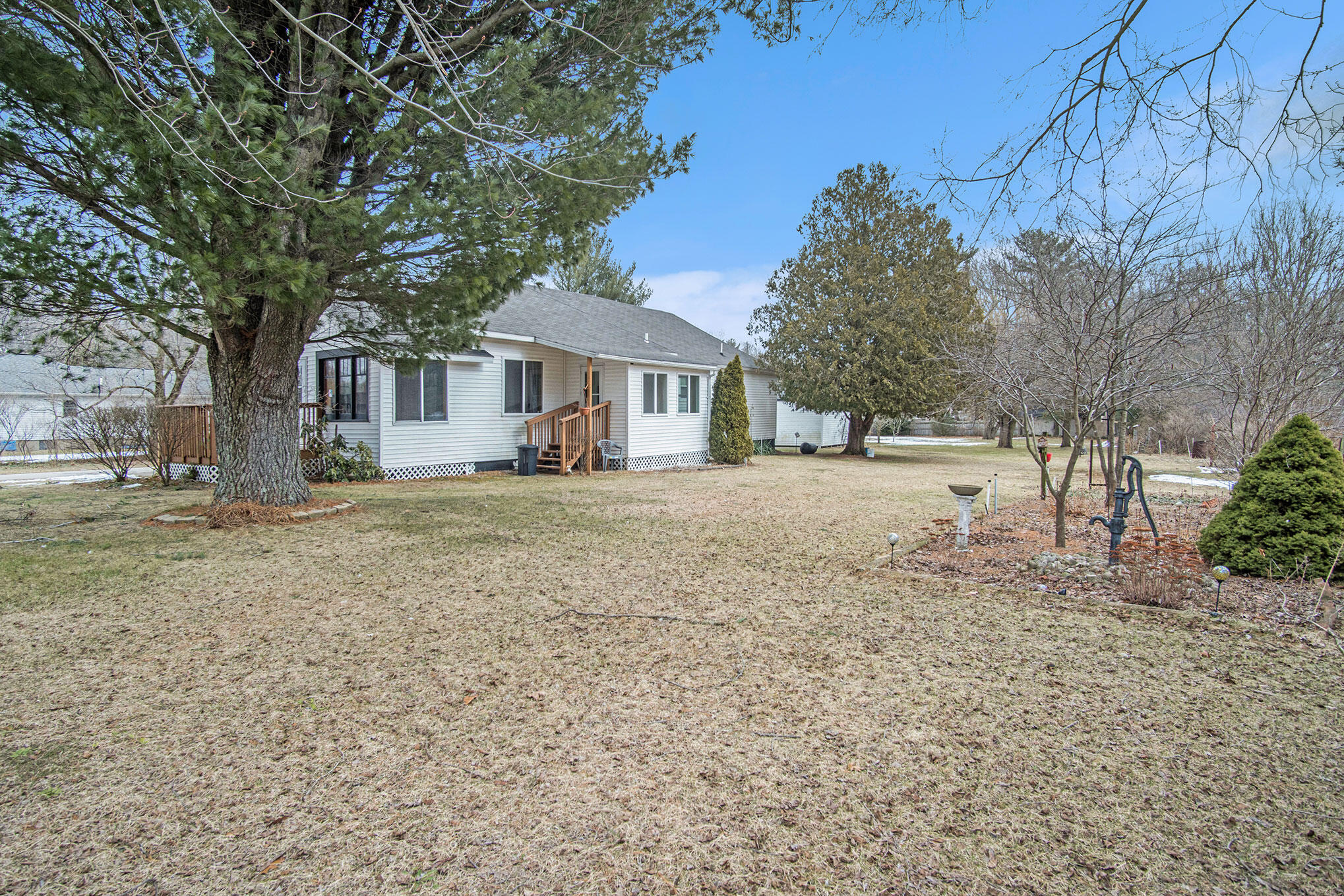 6968 Durham Road Whitehall, MI 49461 - Photo 3 of 17 DSC07046