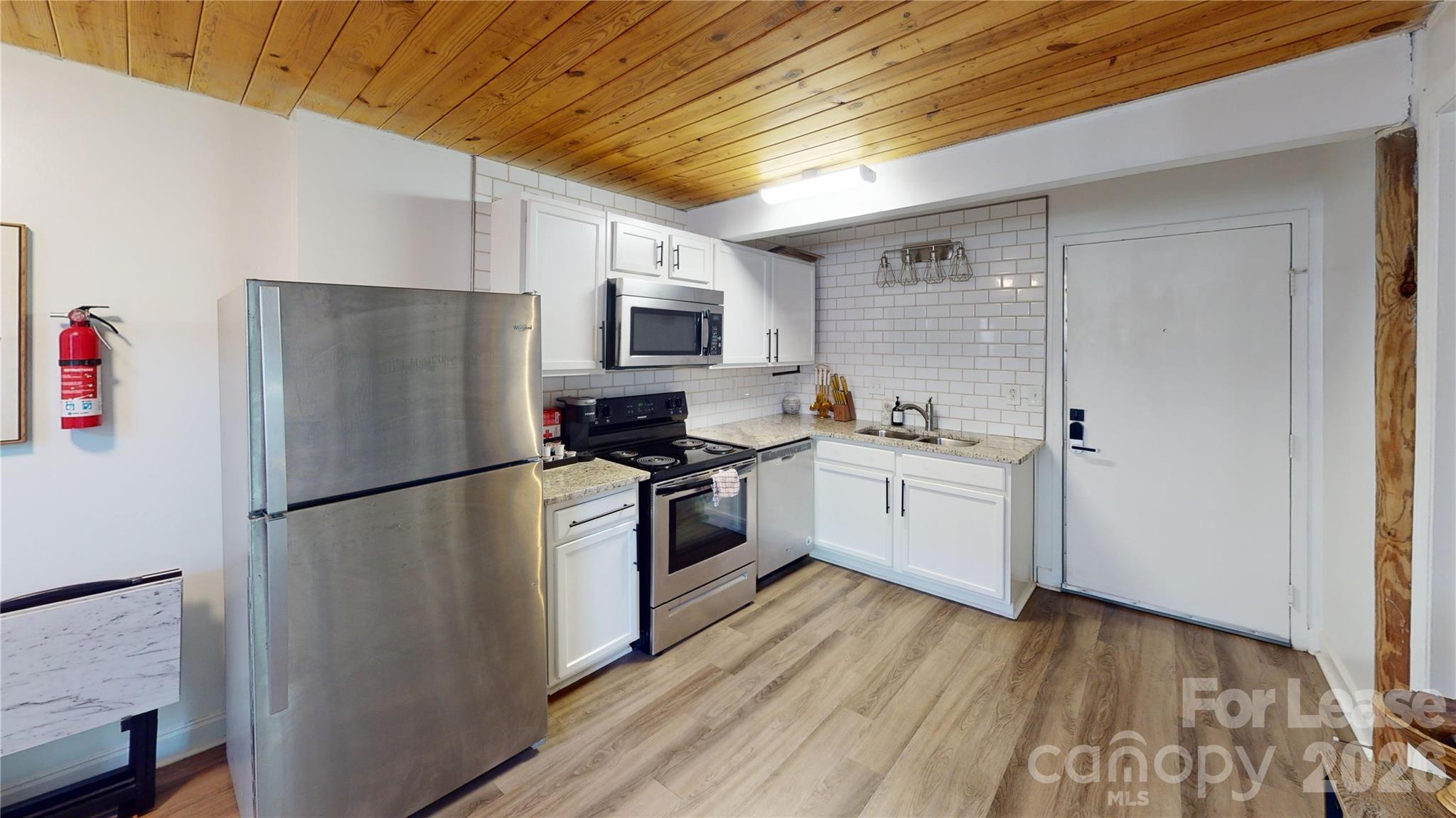 201 South Hoskins Road Charlotte, NC 28208 - Photo 6 of 18