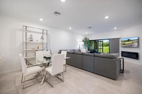 $420,000 | 6511 Silverstar Drive, Sarasota, FL 34240