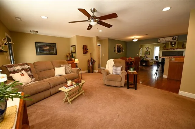 $869,000 | 33981 County Road 96, Cross Timbers, MO 65634