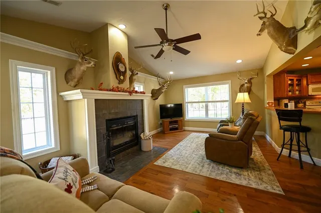 $869,000 | 33981 County Road 96, Cross Timbers, MO 65634