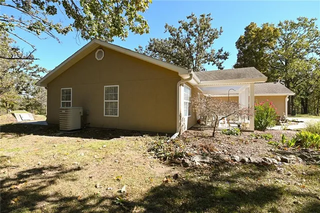 $869,000 | 33981 County Road 96, Cross Timbers, MO 65634